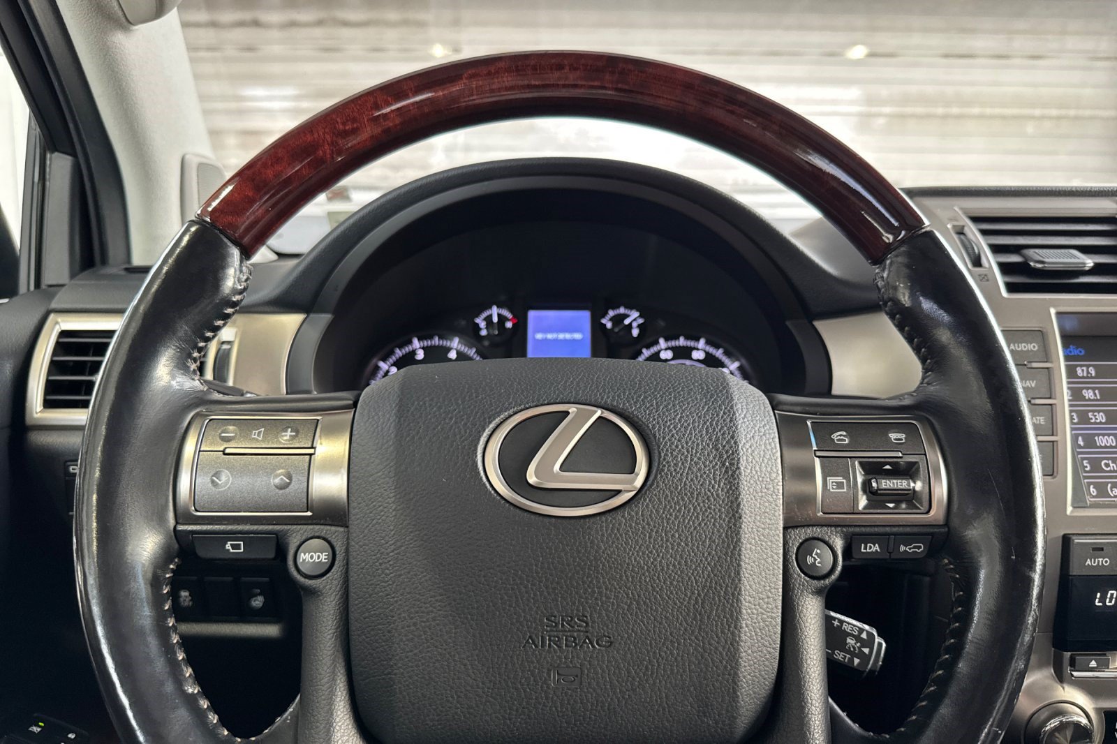 Used 2017 Lexus GX 460 Luxury AWD/4WD image 31