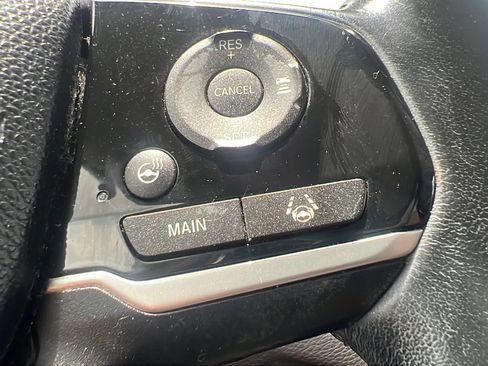 Used 2018 Honda Odyssey Elite image 16
