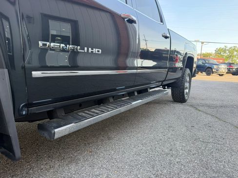 Used 2018 GMC Sierra 3500 Denali w/ Duramax Plus Package AWD/4WD image 8