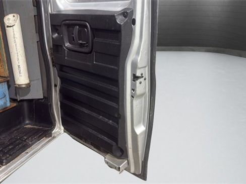 Used 2016 Chevrolet Express 3500 Extended image 28