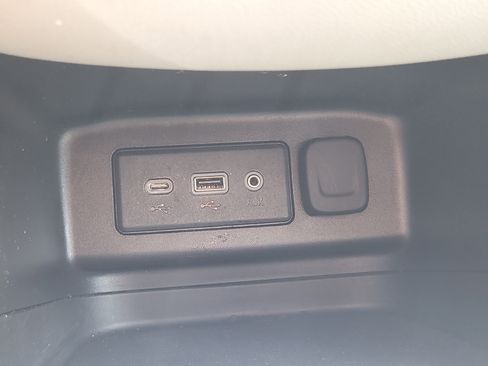 Used 2022 Chevrolet Equinox LS FWD image 25