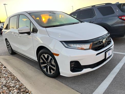 Used 2026 Honda Odyssey EX-L image 2