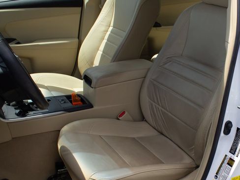 Used 2015 Toyota Camry XLE FWD image 23