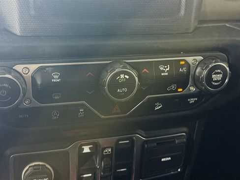 Used 2021 Jeep Wrangler Unlimited Sport image 17