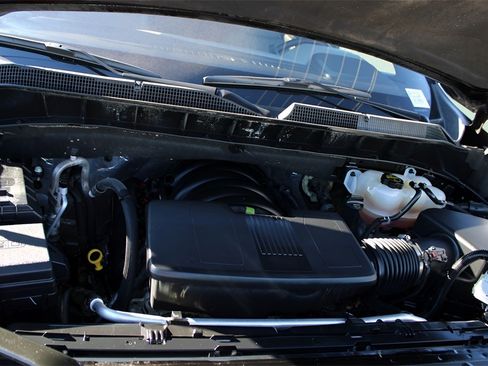 Used 2025 Chevrolet Silverado 1500 LT image 9