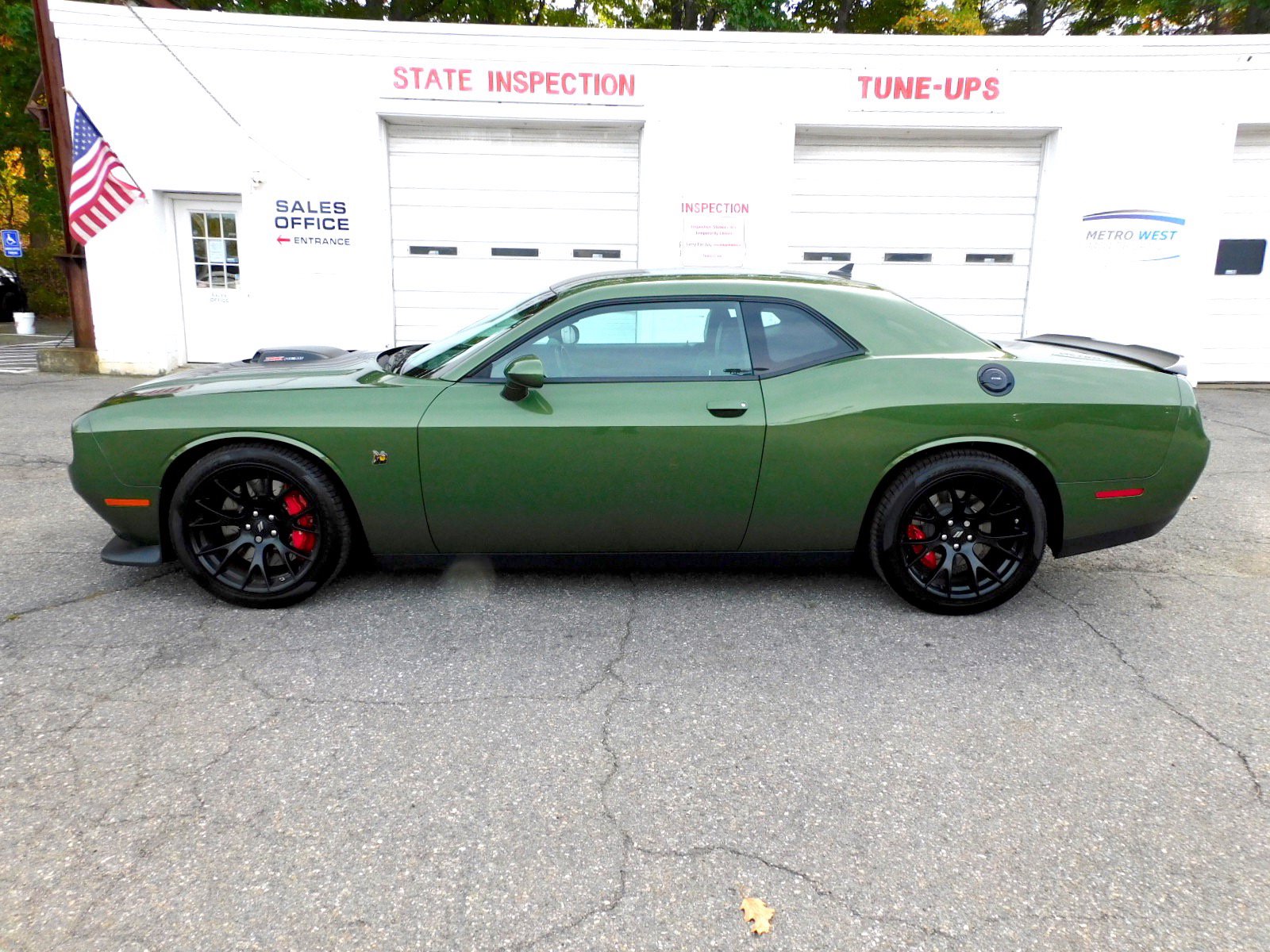 Used 2018 Dodge Challenger R/T Scat Pack RWD image 2