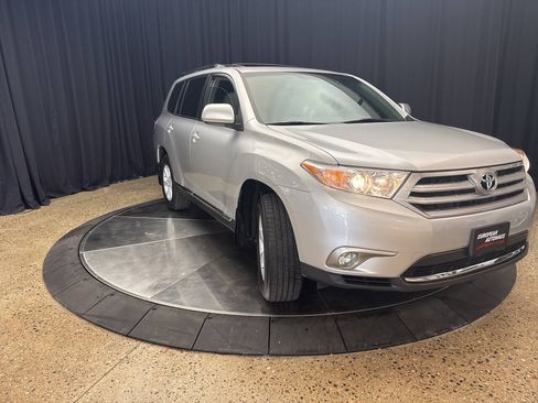 Used 2013 Toyota Highlander SE AWD/4WD image 9