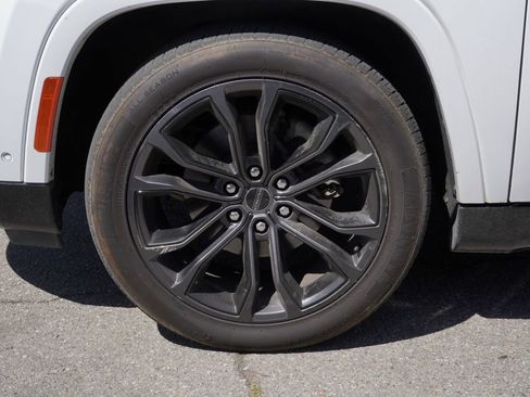 Used 2024 Jeep Grand Wagoneer L Series II w/ Quick Order Packagew 28T AWD/4WD image 7