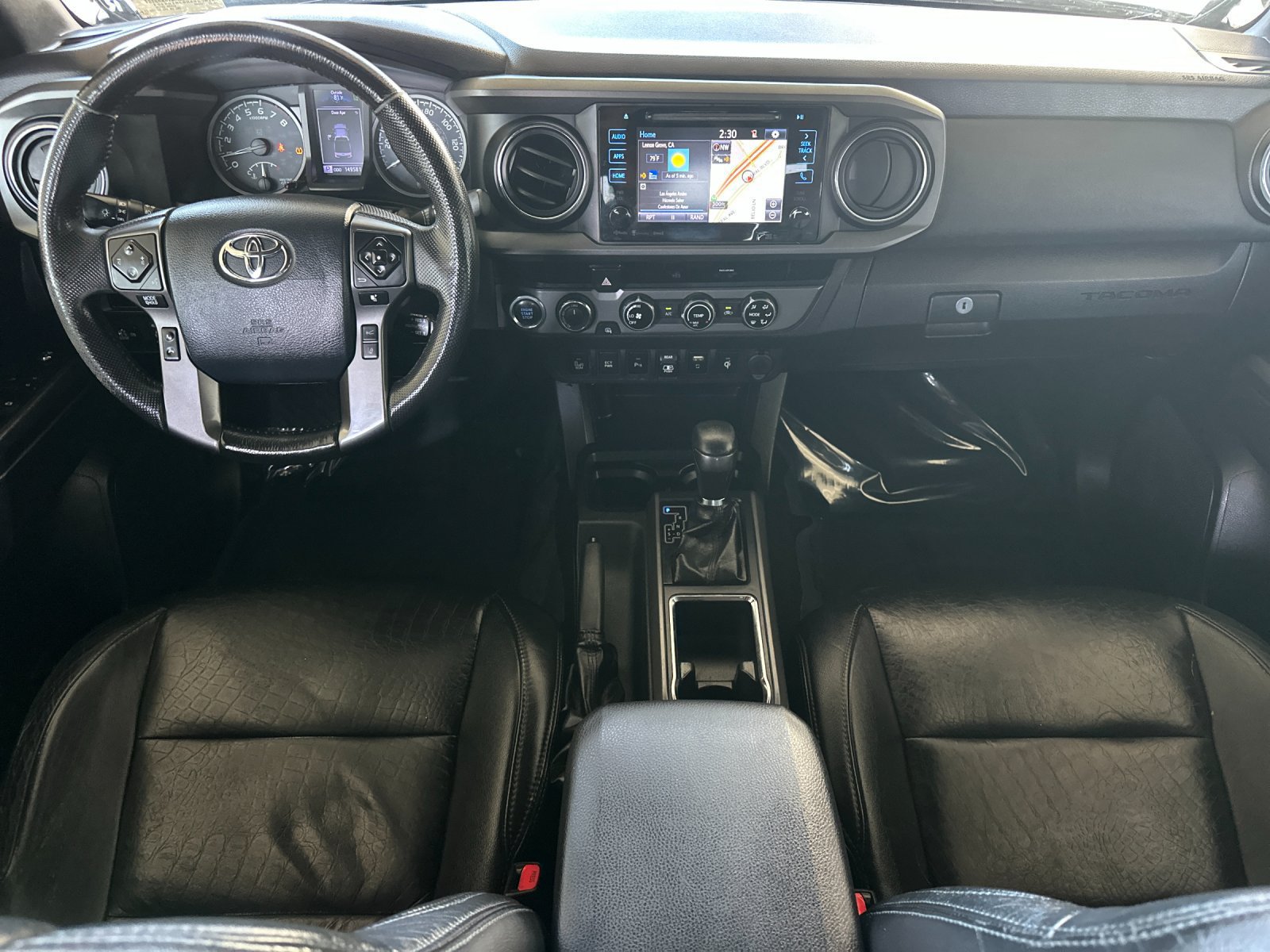 Used 2018 Toyota Tacoma TRD Off-Road w/ Technology Package AWD/4WD image 12