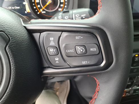 Used 2024 Jeep Wrangler Unlimited Rubicon w/ Technology Group image 17