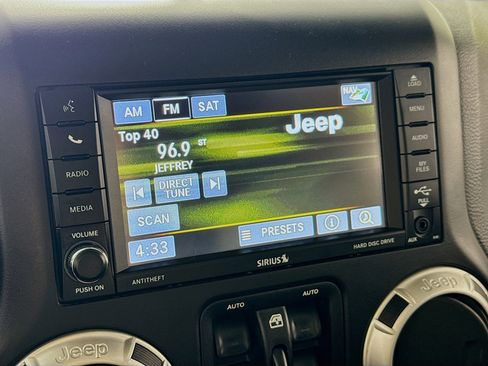 Used 2017 Jeep Wrangler Unlimited Sahara w/ Dual Top Group AWD/4WD image 16