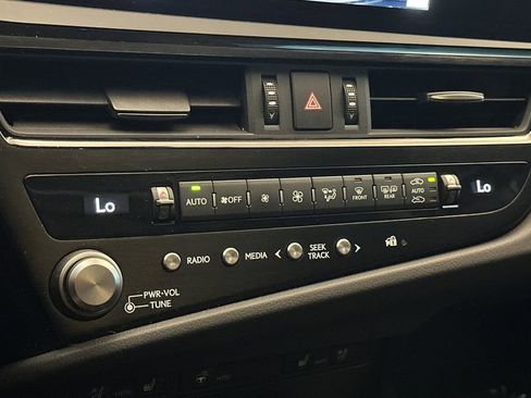 Certified 2023 Lexus ES 300h w/ Premium Package image 19