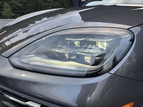 Used 2025 Porsche Cayenne S image 24