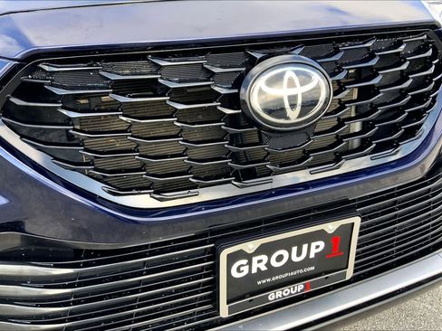 Used 2021 Toyota Highlander XSE image 29