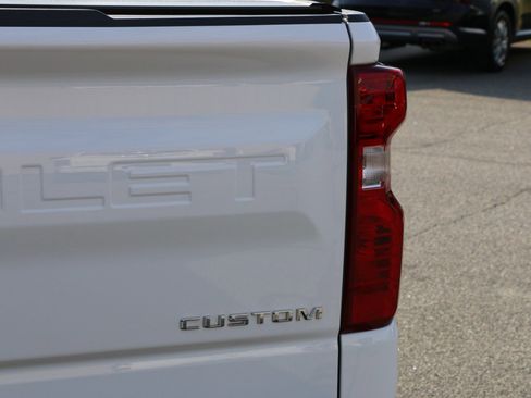 Used 2023 Chevrolet Silverado 1500 Custom image 6