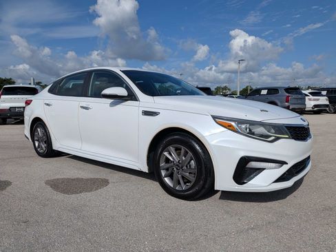 Used 2019 Kia Optima LX FWD image 2