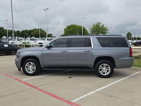 Used 2019 Chevrolet Suburban LT RWD image 3