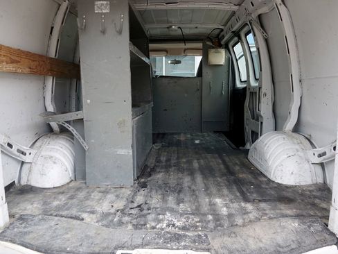 Used 2012 Chevrolet Express 2500 w/ Cold Climate Package image 34