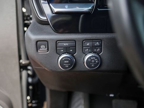 Used 2025 GMC Sierra 1500 SLT AWD/4WD image 18
