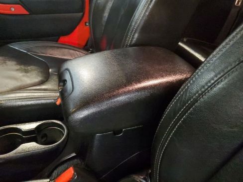 Used 2016 Jeep Wrangler Sahara w/ Connectivity Group AWD/4WD image 26