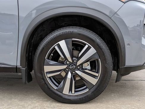 Used 2023 Nissan Rogue SL w/ SL Premium Package image 12