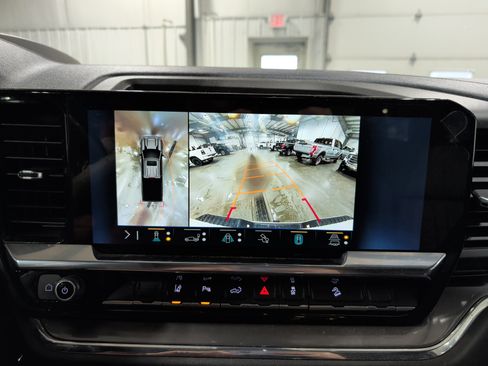 Used 2024 Chevrolet Silverado 2500 High Country w/ Technology Package image 13