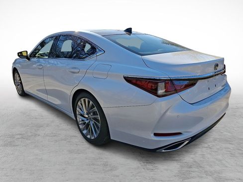 Used 2019 Lexus ES 350 Ultra Luxury image 4