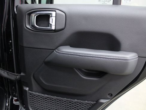 Used 2023 Jeep Wrangler Unlimited Sahara w/ Cold Weather Group image 21