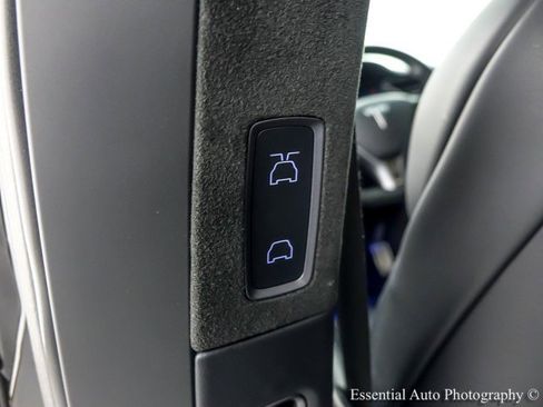 Used 2018 Tesla Model X P100D image 38
