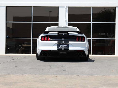 Used 2019 Ford Mustang Shelby GT350 w/ Technology Package RWD image 9