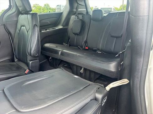 Used 2021 Chrysler Pacifica Touring-L w/ S Appearance Package AWD/4WD image 27