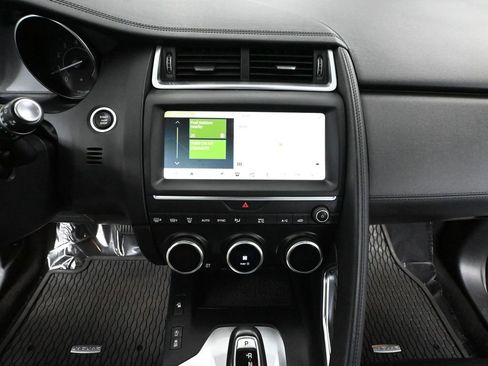 Used 2020 Jaguar E-PACE SE image 36