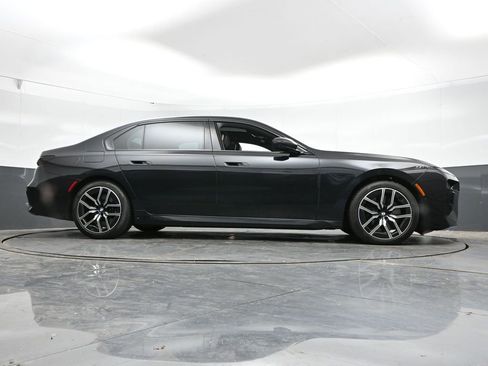 Used 2024 BMW 760i xDrive w/ Executive Package AWD/4WD image 40
