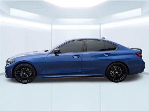 Used 2022 BMW 330i Sedan w/ M Sport Package RWD image 2