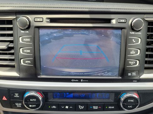 Used 2015 Toyota Highlander XLE FWD image 10