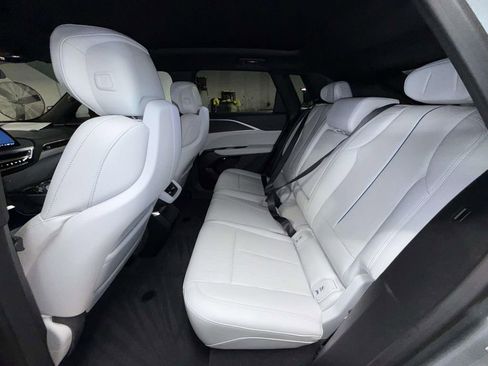Used 2025 Cadillac Lyriq Sport AWD/4WD image 19