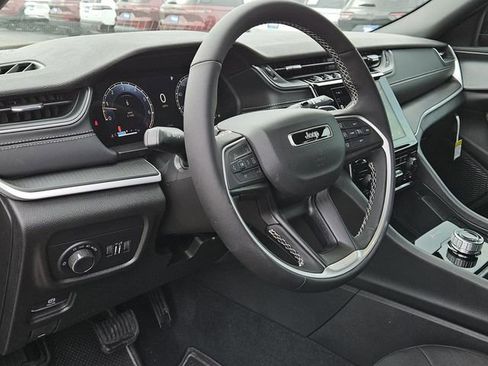 New 2026 Jeep Grand Cherokee L 2WD image 25