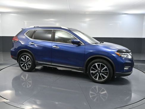 Used 2018 Nissan Rogue AWD image 3