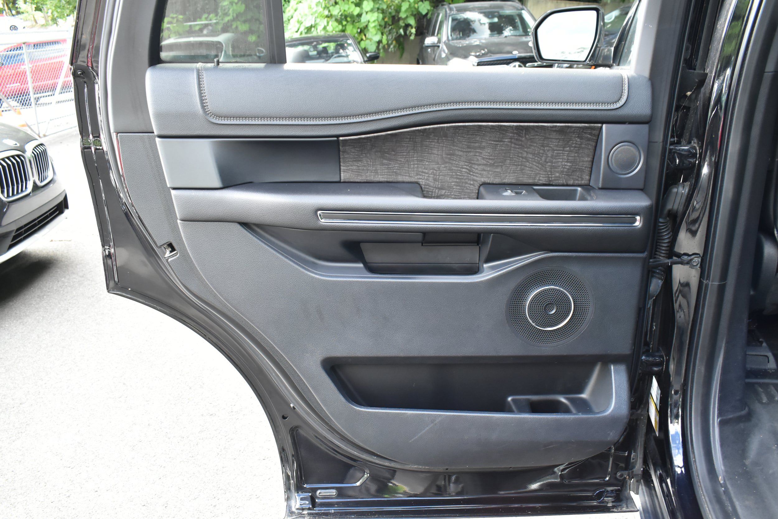 Used 2019 Ford Expedition Limited w/ Driver Assistance Package AWD/4WD image 20