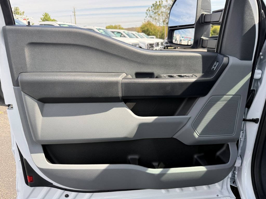 New 2027 Ford F350 XL w/ XL Chrome Package AWD/4WD image 16