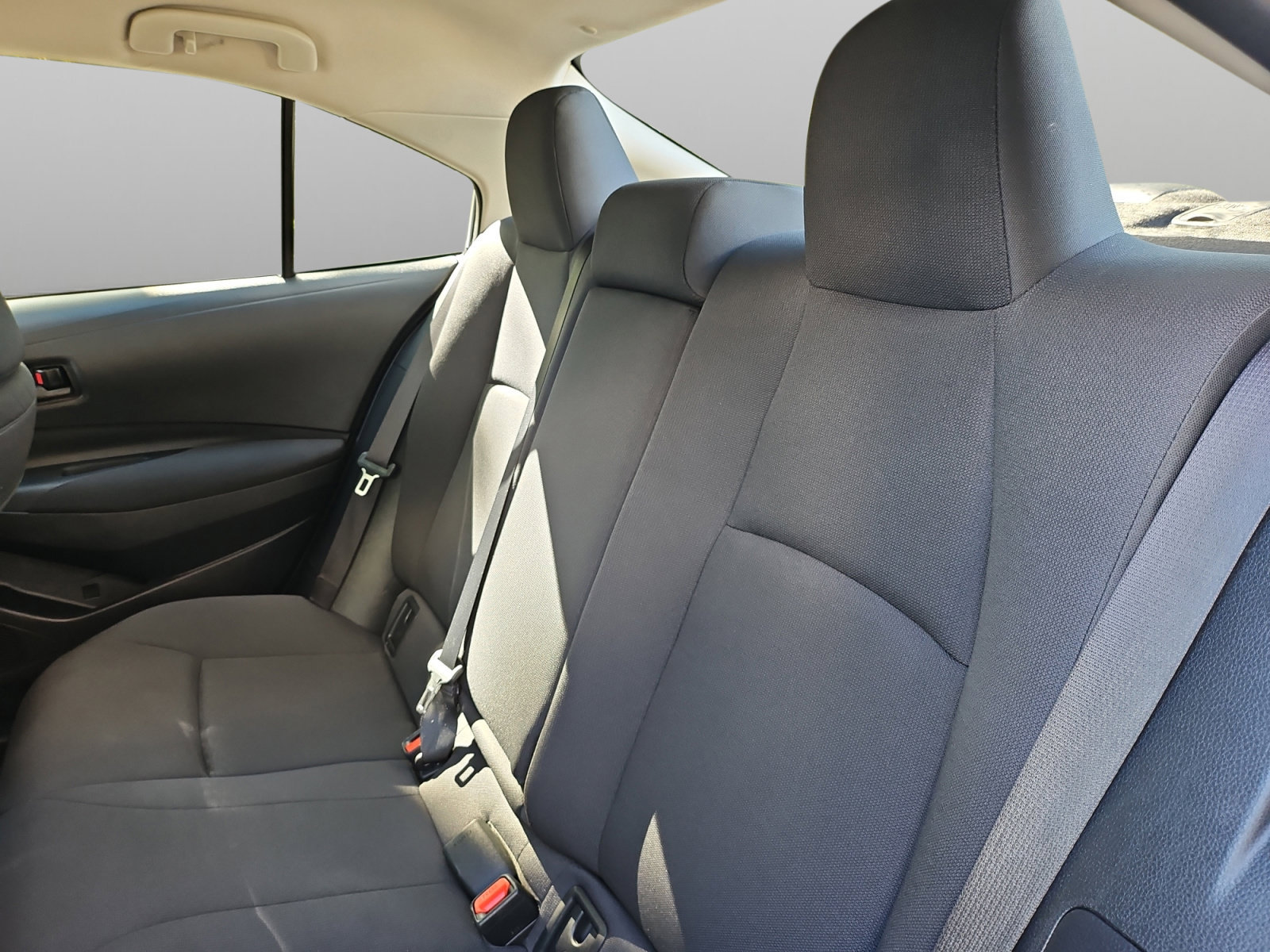 Used 2025 Toyota Corolla LE FWD image 42
