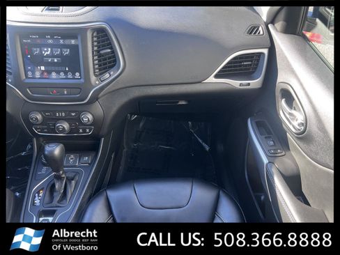 Used 2022 Jeep Cherokee Latitude w/ Sun & Sound Group image 23