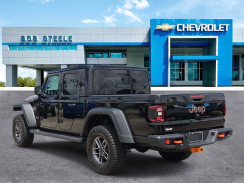Used 2018 Toyota Tacoma TRD Sport RWD image 3