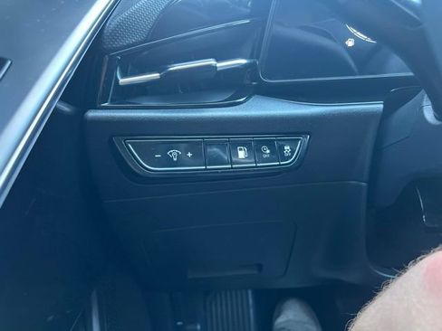 Used 2023 Kia Niro EX w/ EX Cold Weather Package FWD image 12
