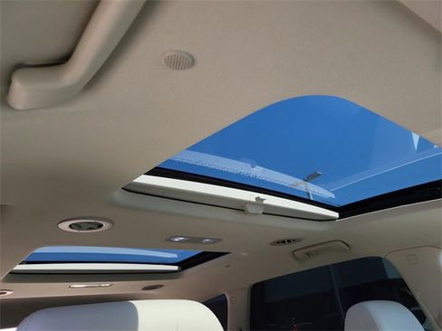 Used 2023 Buick Enclave Premium w/ Experience Buick Package image 9