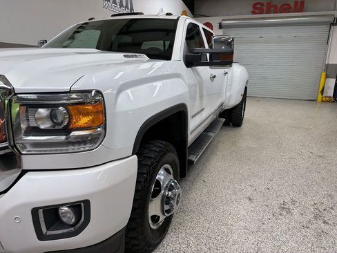Used 2019 GMC Sierra 3500 Denali w/ Duramax Plus Package AWD/4WD image 10