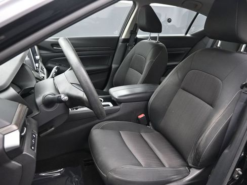 Used 2024 Nissan Altima 2.5 SV FWD image 19