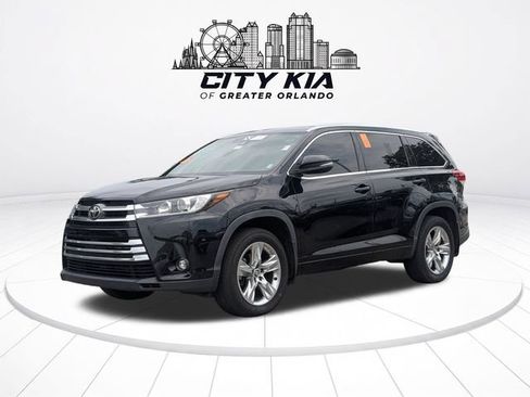 Used 2019 Toyota Highlander Limited AWD/4WD image 2