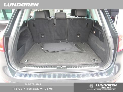 Used 2013 Volkswagen Touareg Sport AWD/4WD image 24