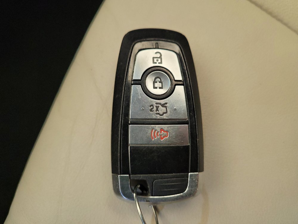 Used 2018 Ford Edge Titanium AWD/4WD image 32